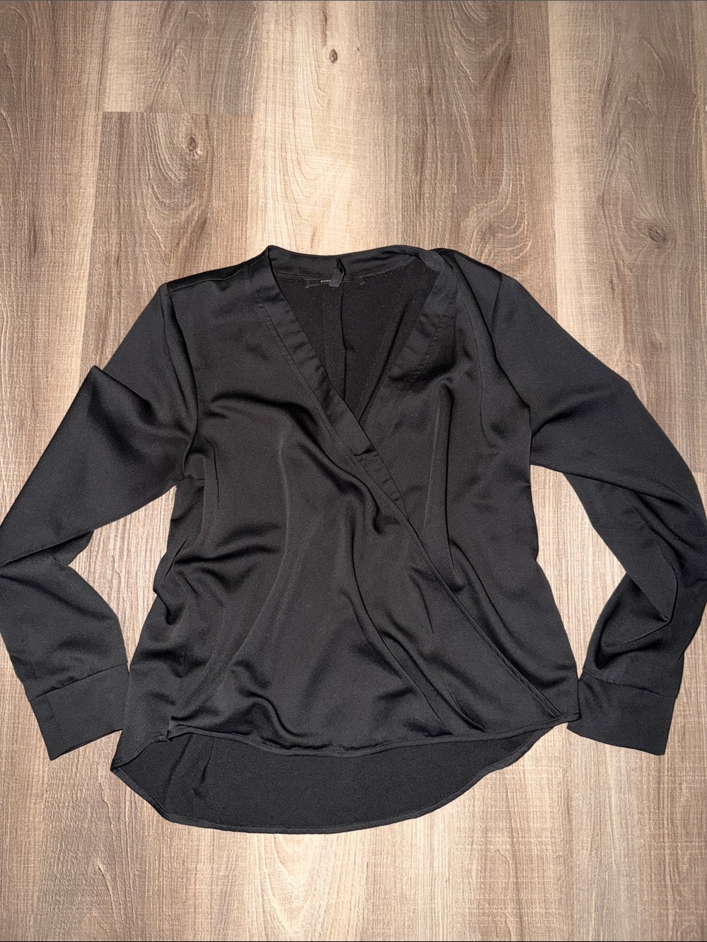 🖤 BCBG MAX AZRIA Black Faux-Wrap Long Sleeve Blouse Small 🖤